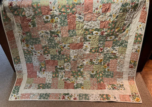 Daisy Days Lap Quilt Kit - The Quilting Gnome